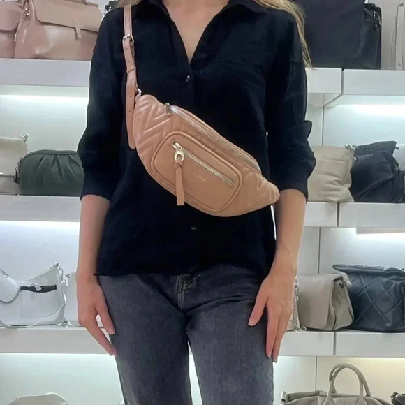 NWT Handbag Oval Design Print Zipper Crossbody Bag TAUPE - Picture 3 of 9